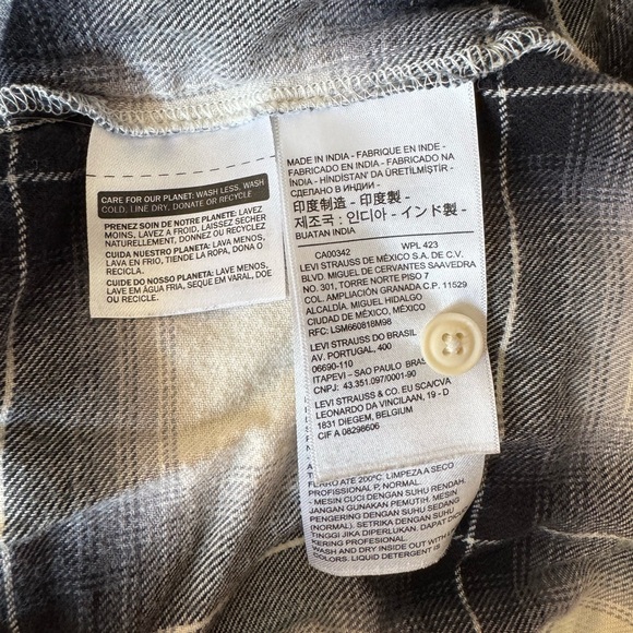 Levi’s Women’s Kenna Menswear Shirt in Veronica Plaid Caviar Sz XS - Picture 6 of 7